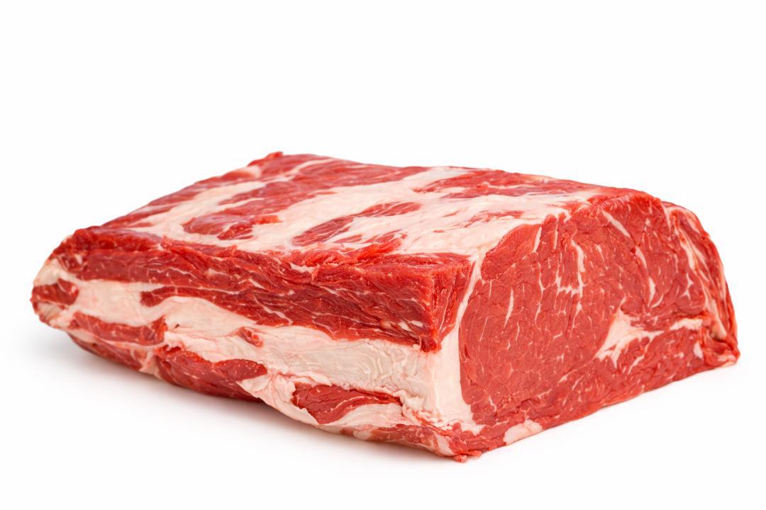 Cube Roll di carne bovina intero su sfondo bianco, taglio pregiato per vendita all’ingrosso B2B a ristoranti, macellerie e settore Horeca in Italia ed Europa
